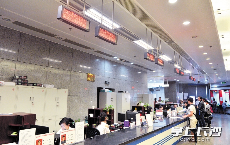 荆州同城24小时医保提取(同城医保卡转移怎么办理)